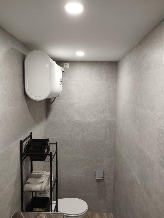 Apartamento Blanco Y Negro En El Centro Alicante Esterno foto