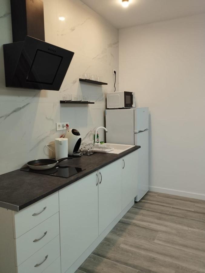 Apartamento Blanco Y Negro En El Centro Alicante Esterno foto