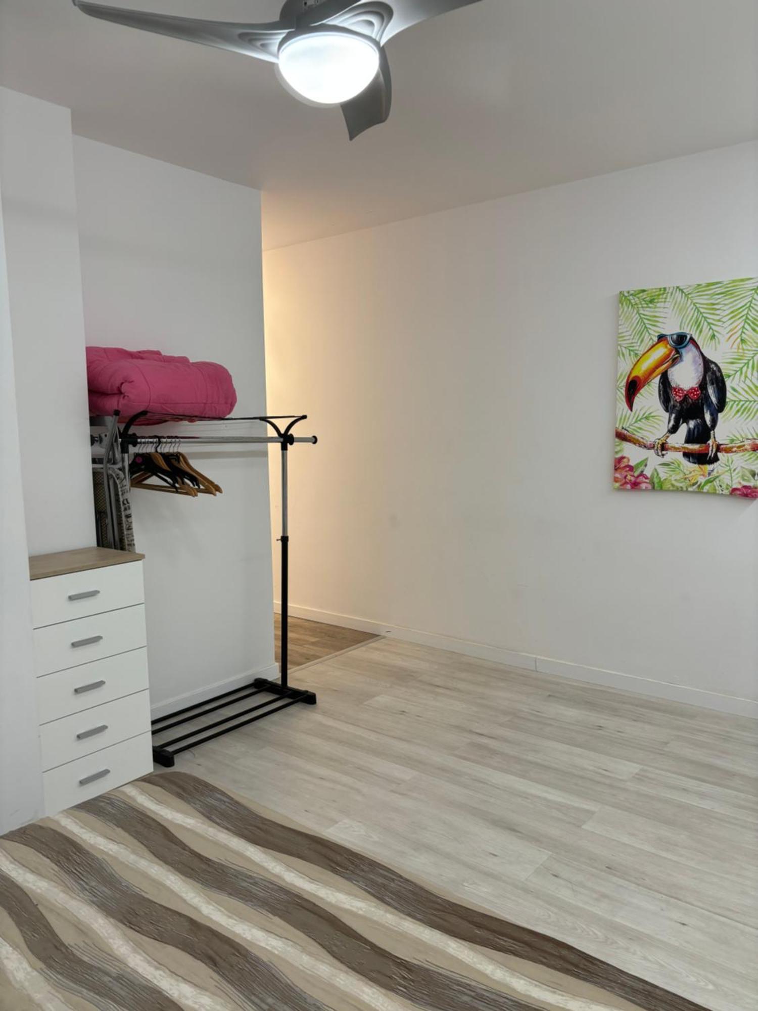 Apartamento Blanco Y Negro En El Centro Alicante Esterno foto